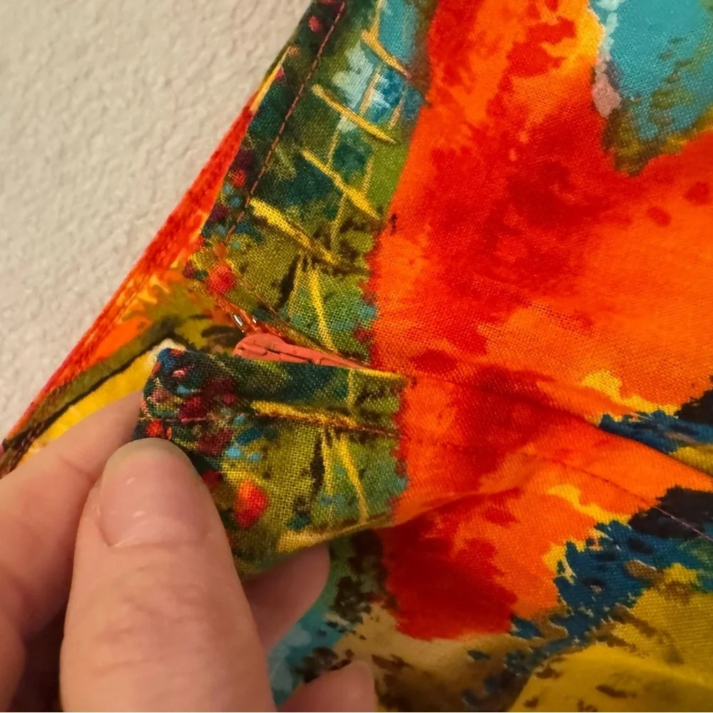 Women’s Colorful Scenic Print Skirt-Source Unknown